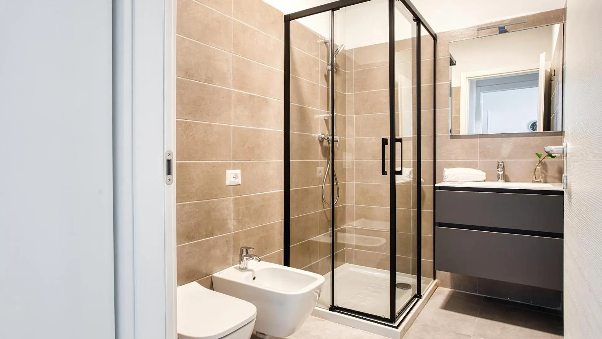 Apartment Sleek City Abode In Maciachini Milan