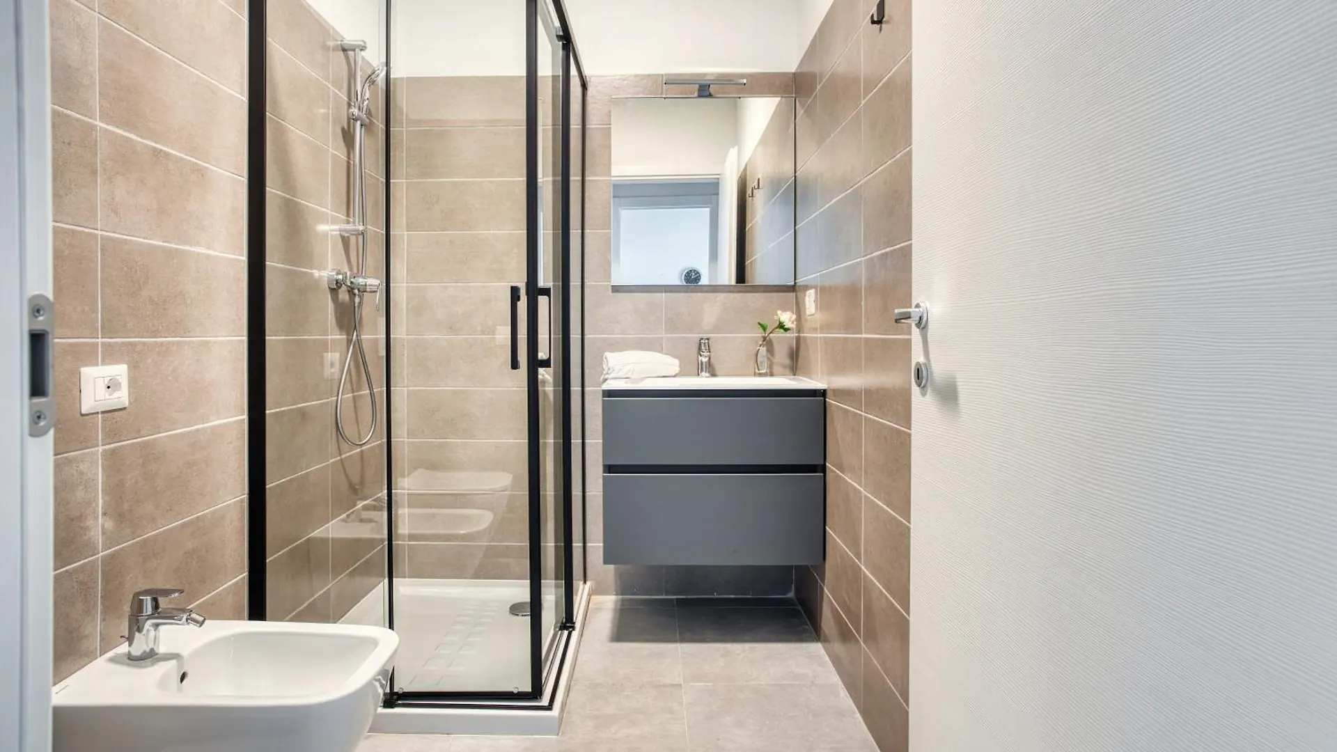 Sleek City Abode In Maciachini Milan