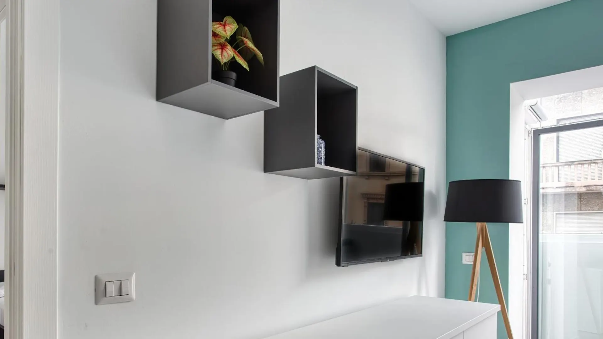 Sleek City Abode In Maciachini Milan Apartment
