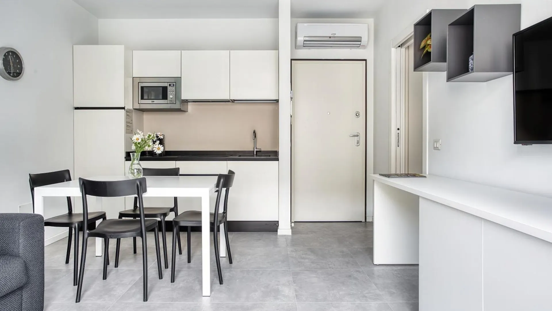 Sleek City Abode In Maciachini Milan